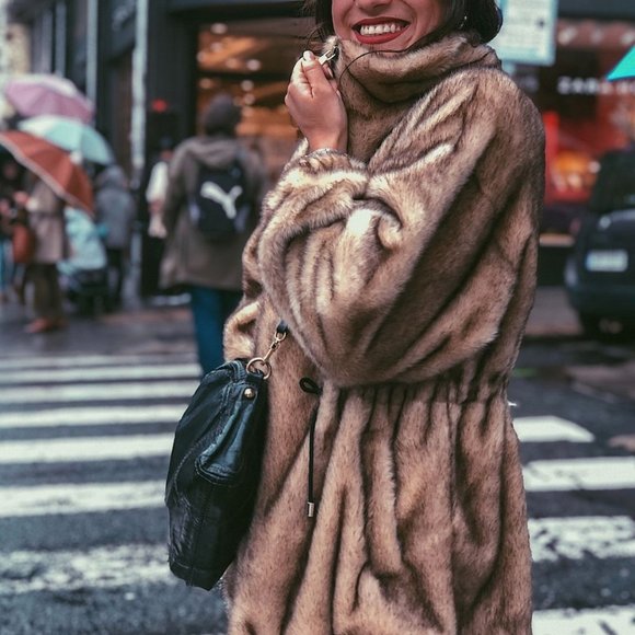 NWT ZARA FAUX FUR COAT JACKET SIZE M - Picture 2 of 3